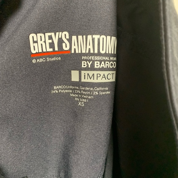 Grey’s Anatomy Barco gray scrub set size XSmall EUC - Picture 11 of 11